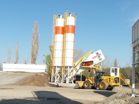 Onur Taahht Tamaclk Tic. Ve San. A..'nin Sahibi Olduu 70m/saat Mobil Beton Santrali Ukrayna antiyesinde retime Balamtr. #zfen #zfenmakina #onurtaahht #betonsantrali #concretebatchingplant #mobileconcretebatchingplant